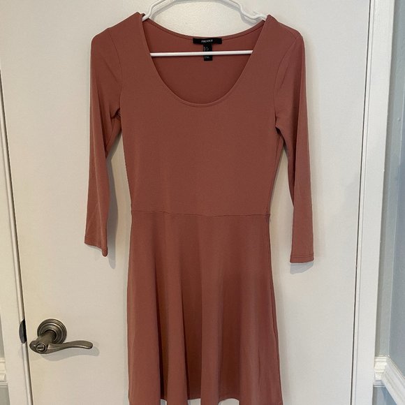 Forever 21 Mauve Quarter Sleeve Scoop Neck Skater Dress - Picture 1 of 4